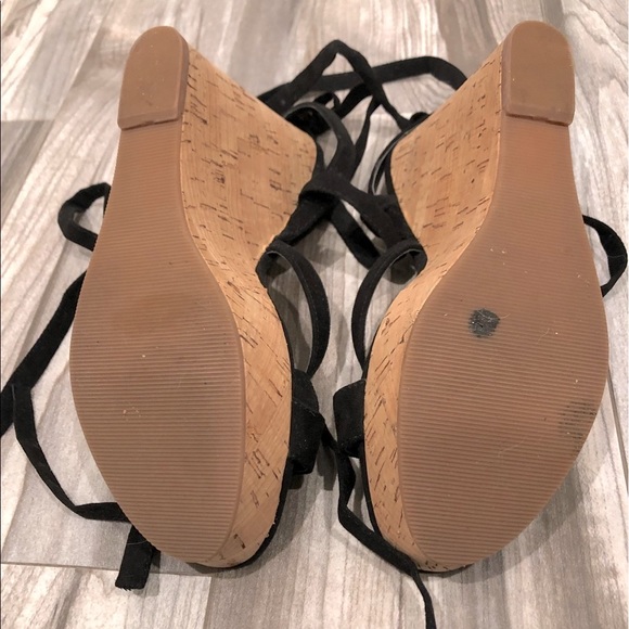 NWOT Guess black ankle tie wedges. - Picture 7 of 9